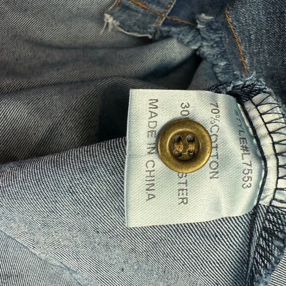 Lara Fashion Womens Denim Shirt L Chambray Button Front Utility Casual Boho - Picture 4 of 8